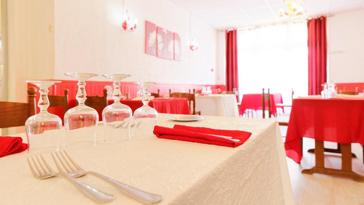 Oh! Bon Plaisir Hotel Aubiet Buitenkant foto